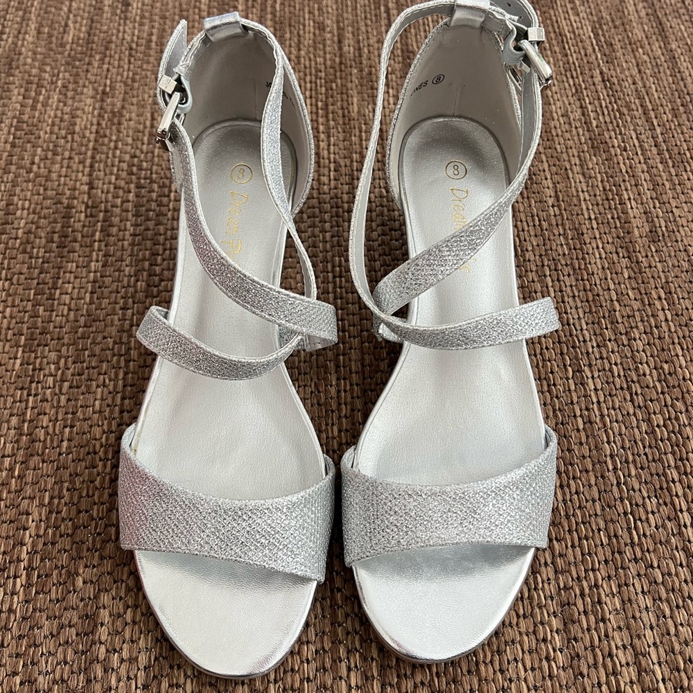 Dream Pairs silver wedge NEW